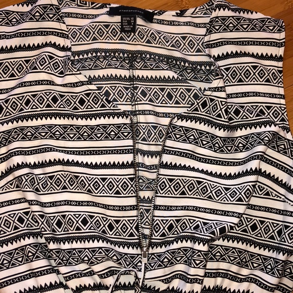 Lightweight Romper - Picture 3 of 8